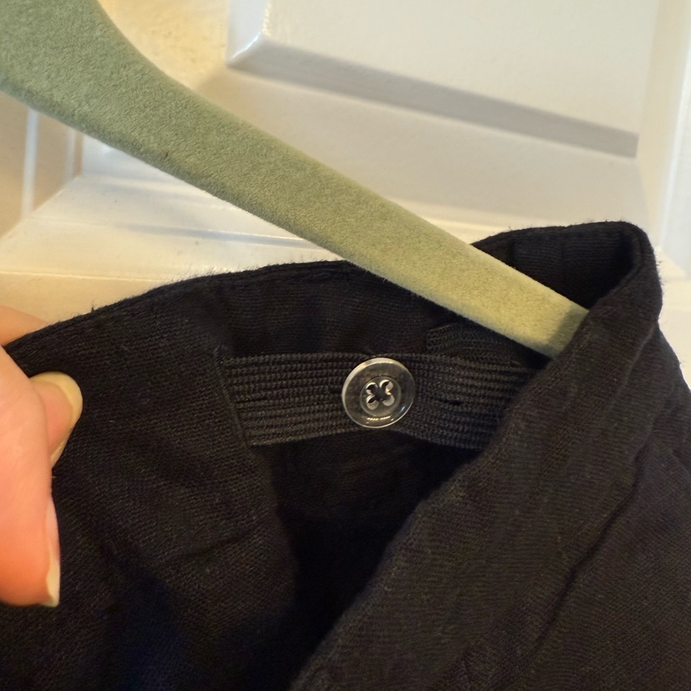 Old Navy “Taylor” Black Extra High-Rise Shorts, linen blend with 5-inch inseam - Picture 5 of 6